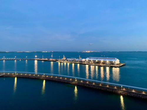 Serenity Short Stays Deja Blue at Darwin Waterfront — 4-Star Luxury Hotel in Darwin, Australia