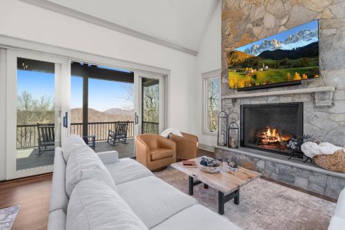 Bear Necessities on Grandview in Blowing Rock, United States