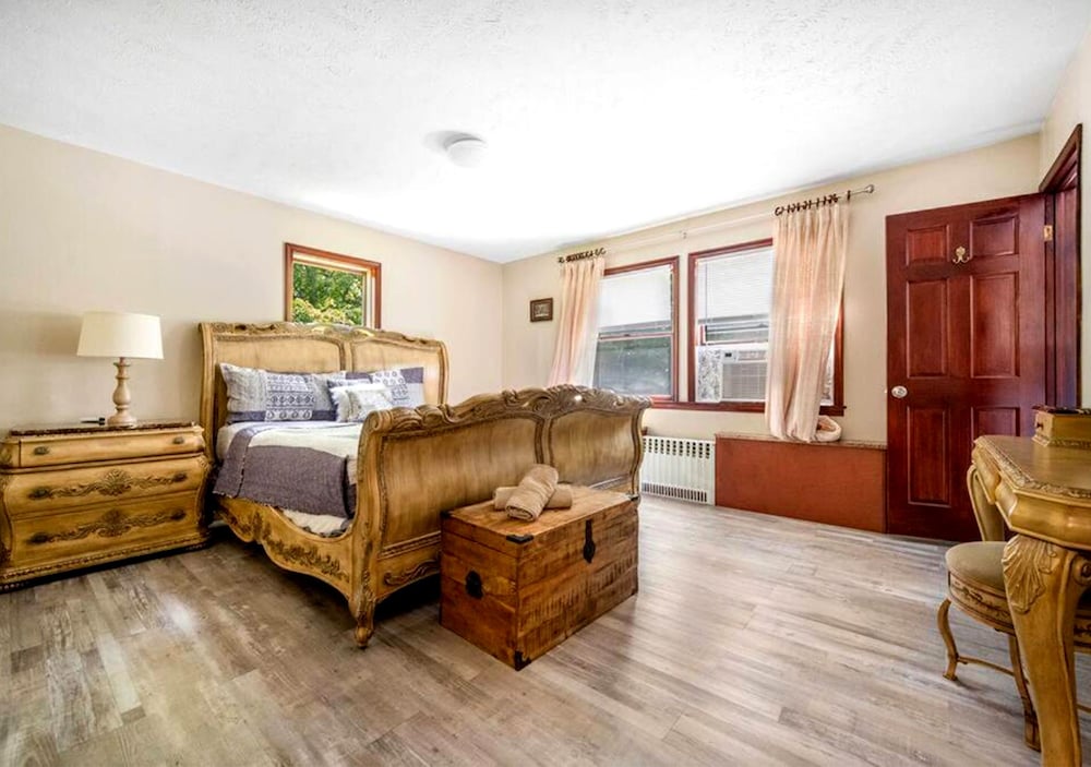 Garden View Home — 4-Star Luxury Hotel in Mountainhome, United States