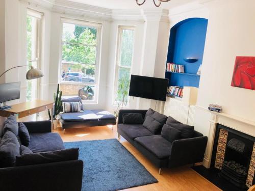 1 Bedroom Flat Sleeps 4 Free Onsite Parking WiFi — 4-Star Luxury Hotel in London, United Kingdom
