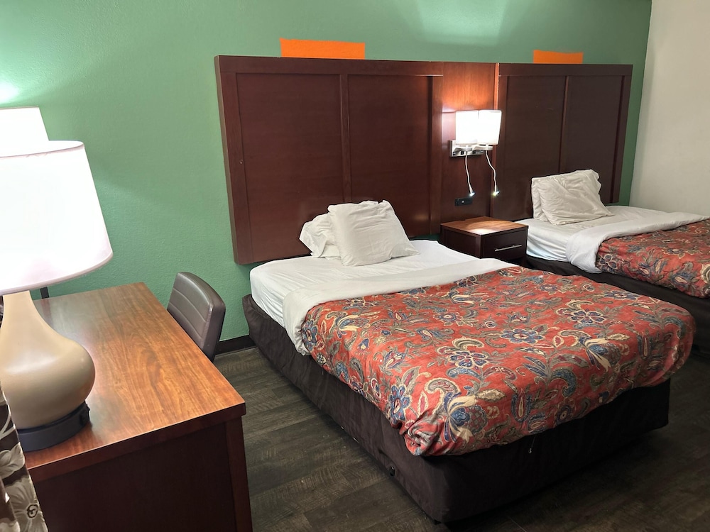 Hillcrest Motel By OYO Aurora IN Near Lawrenceburg - photo 21