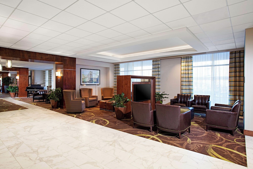 Sheraton Pittsburgh Airport Hotel - photo 2