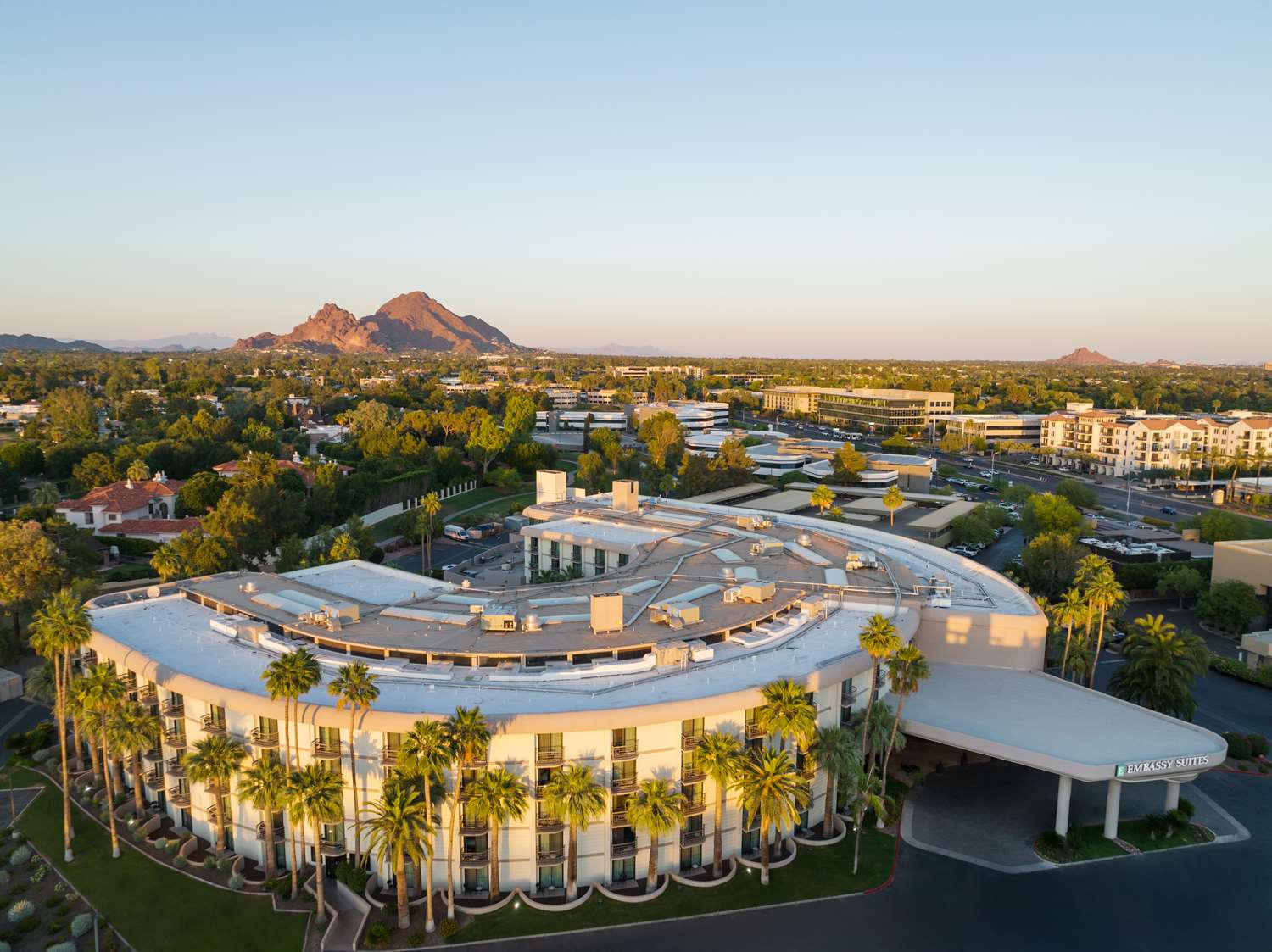 Embassy Suites by Hilton Phoenix Biltmore — hotel in Phoenix