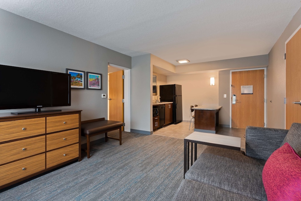 Hampton Inn & Suites Fort Myers Beach Sanibel Gateway - photo 17