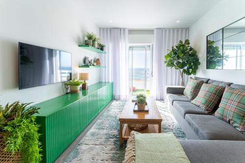 T2 Dina's Place — 4-Star Luxury Hotel in Nazare, Portugal