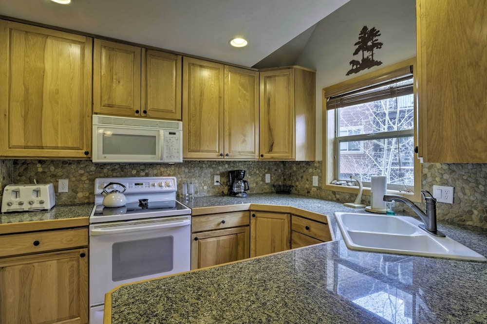 Downtown Winter Park Townhouse 3 Mi to Ski Resort - photo 29