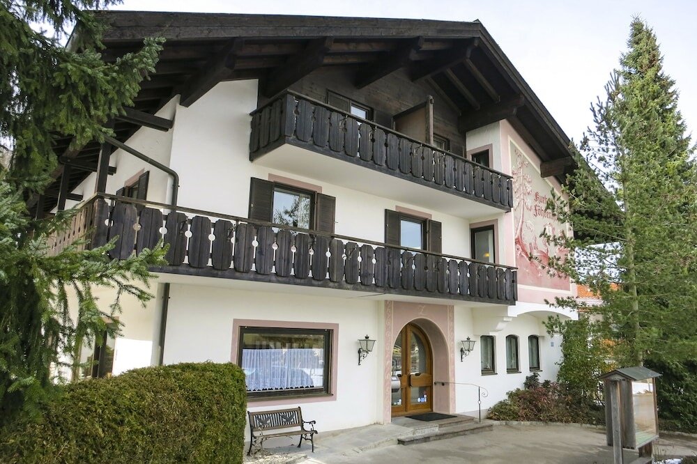 Apartment Hotel Sonnenhang in Bad Kohlgrub, Germany