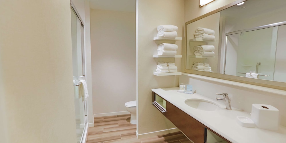 Hampton Inn & Suites Charlotte Ballantyne - photo 34