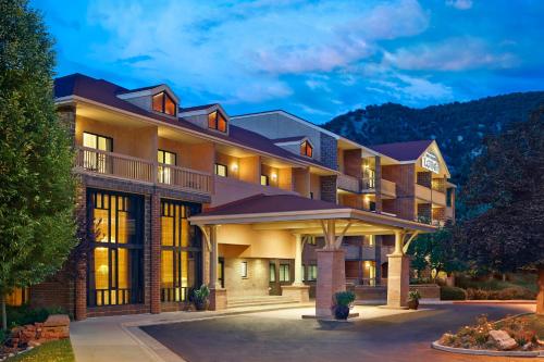 Glenwood Hot Springs Resort — hotel in Glenwood Springs