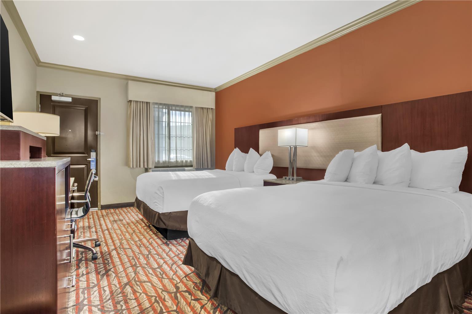 Best Western Plus Brookside Inn - photo 44