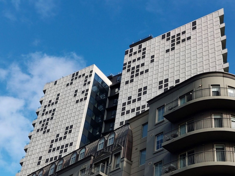 Bright & Modern 2BR Apt on Iconic Chapel Street — 4-Star Luxury Hotel in Melbourne, Australia