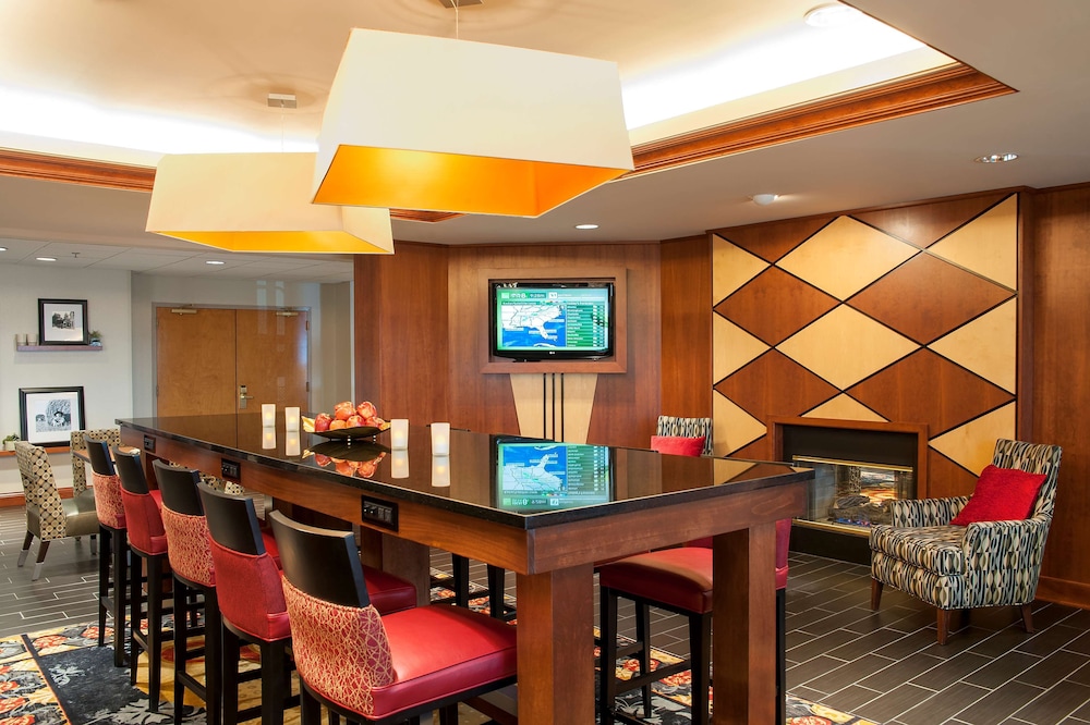 Hampton Inn Columbus Taylorsville Edinburgh - photo 32