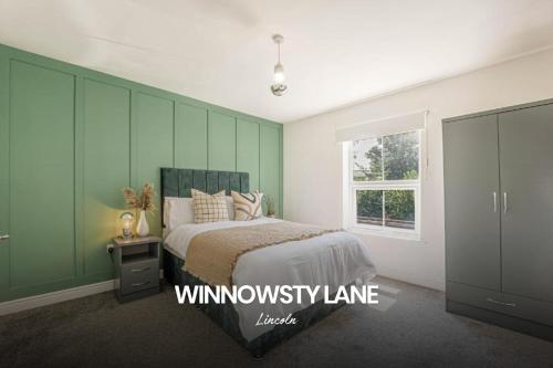 Cosy and Lovely 3 bed Home in Lincoln by Renzo Free Wi Fi Sleeps 8 — 4-Star Luxury Hotel in Lincoln, United Kingdom