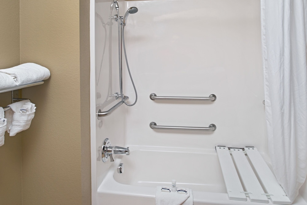 Microtel Inn & Suites by Wyndham Bellevue Omaha - photo 15