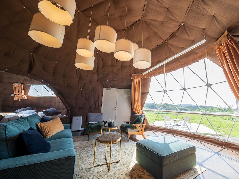 Glamprook Futtsu Bristol Hill in Chiba, Japan