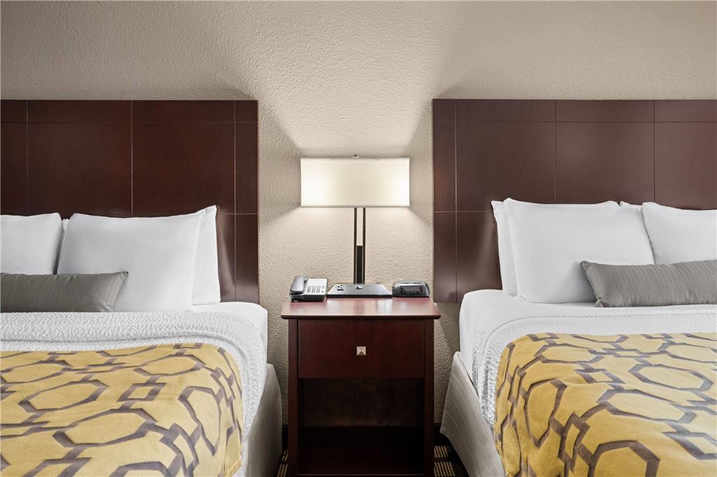 Baymont by Wyndham Jefferson City - photo 21