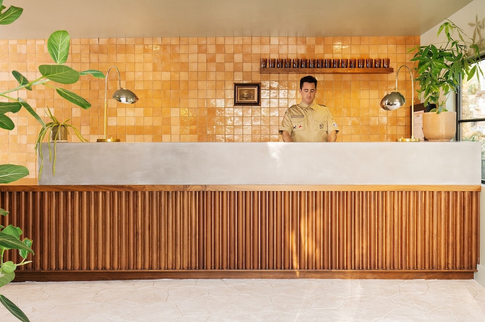 Silver Lake Pool & Inn - photo 3