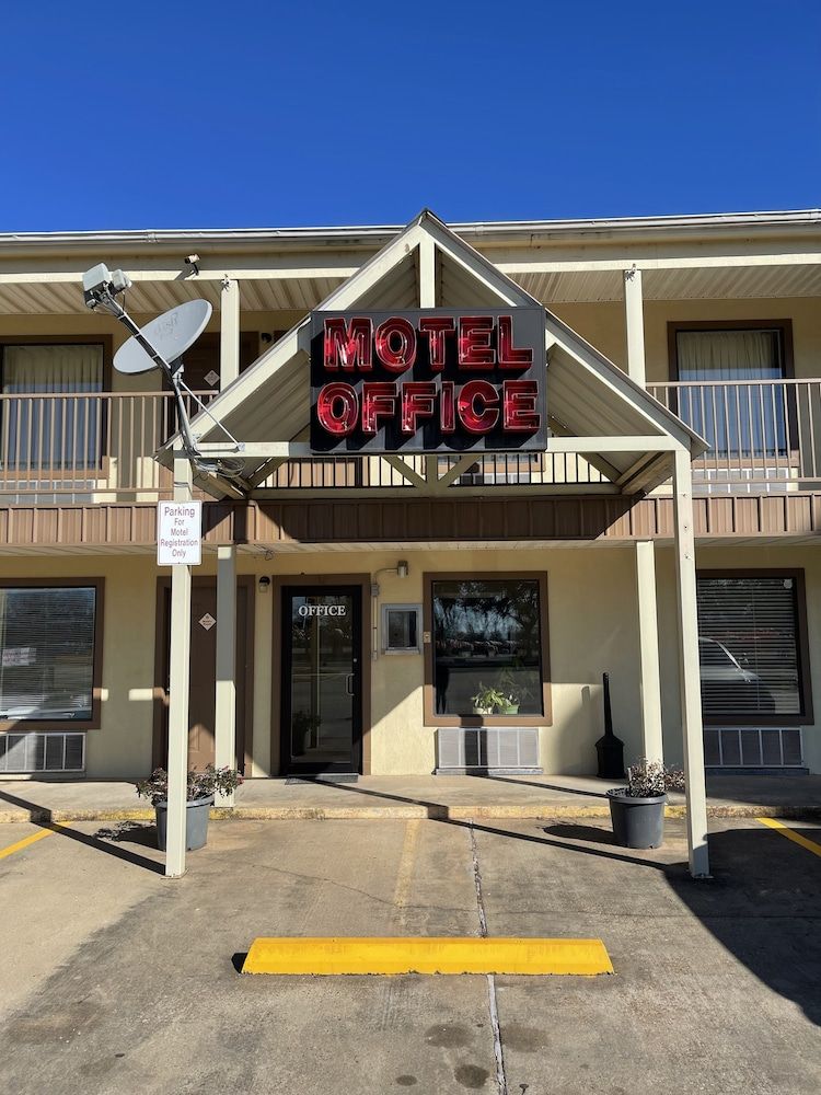 All Star Inn - photo 12