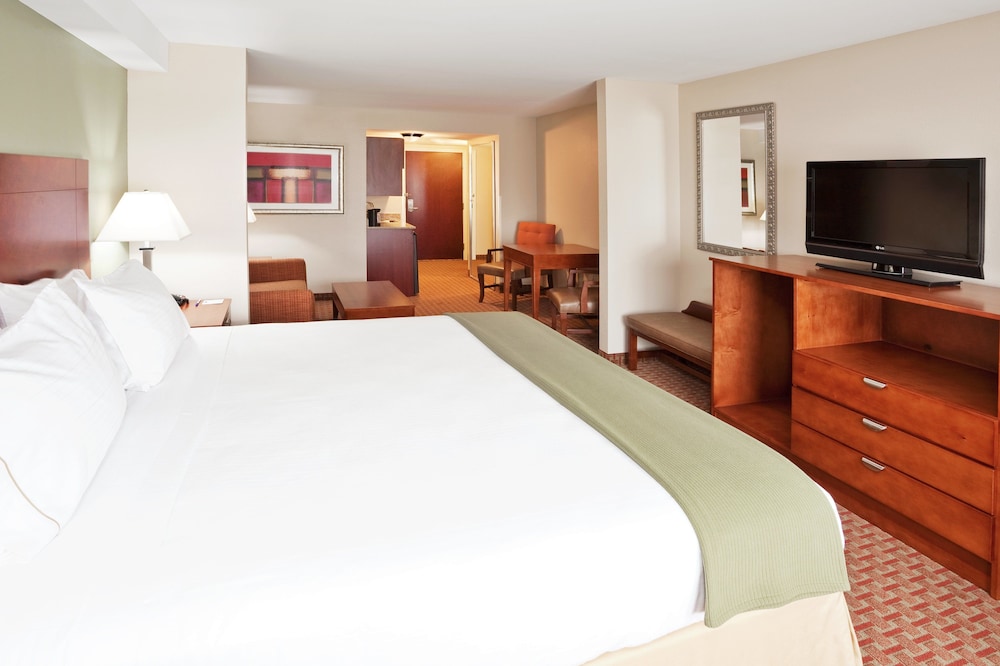 Holiday Inn Express Hotel & Suites Niagara Falls by IHG - photo 10