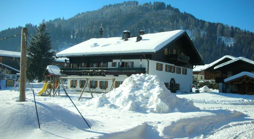 Thomanhof Chalet Appartement — 4-Star Luxury Hotel in Saalfelden Am Steinernen Meer, Austria