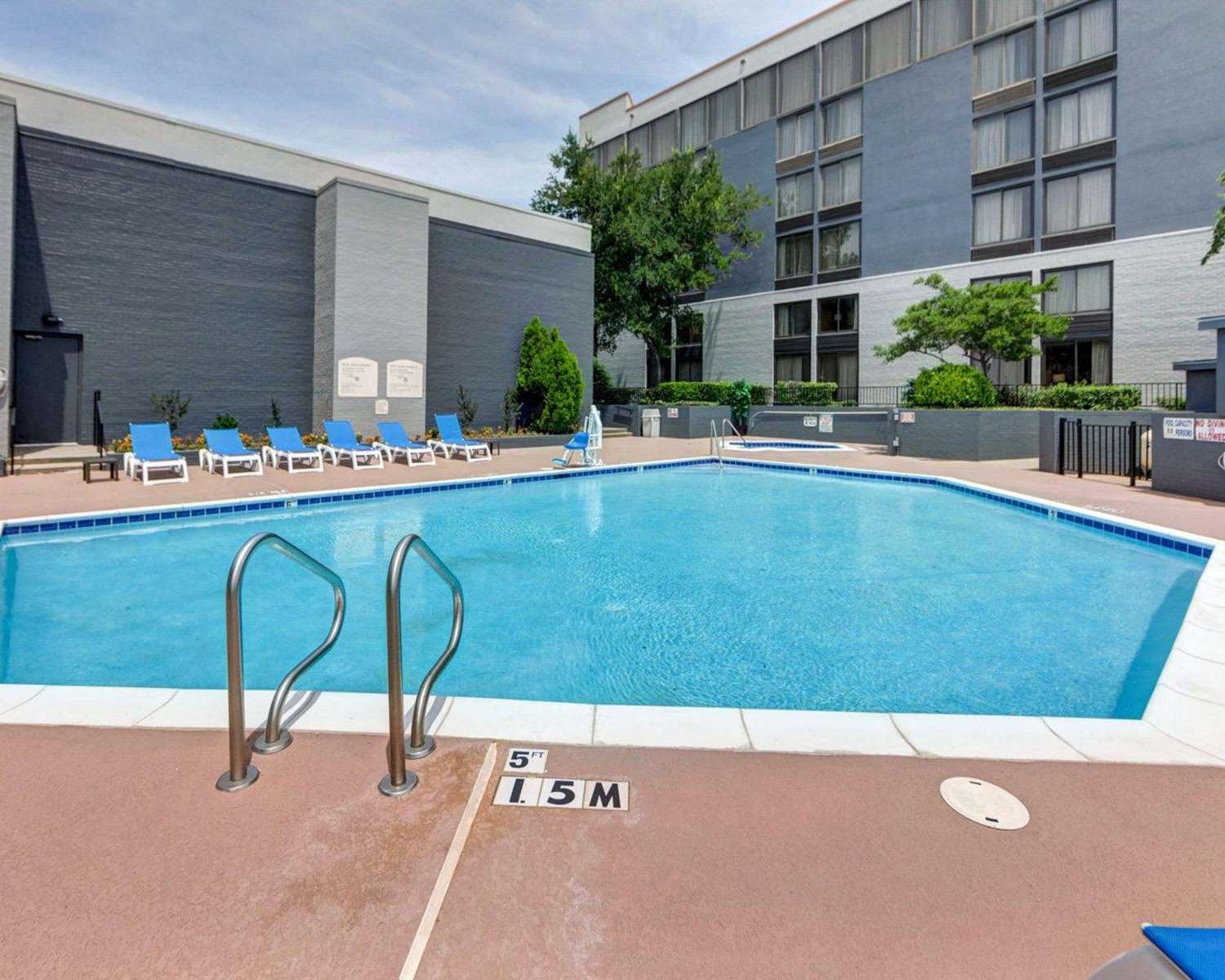 Comfort Inn and Suites Plano East - photo 21