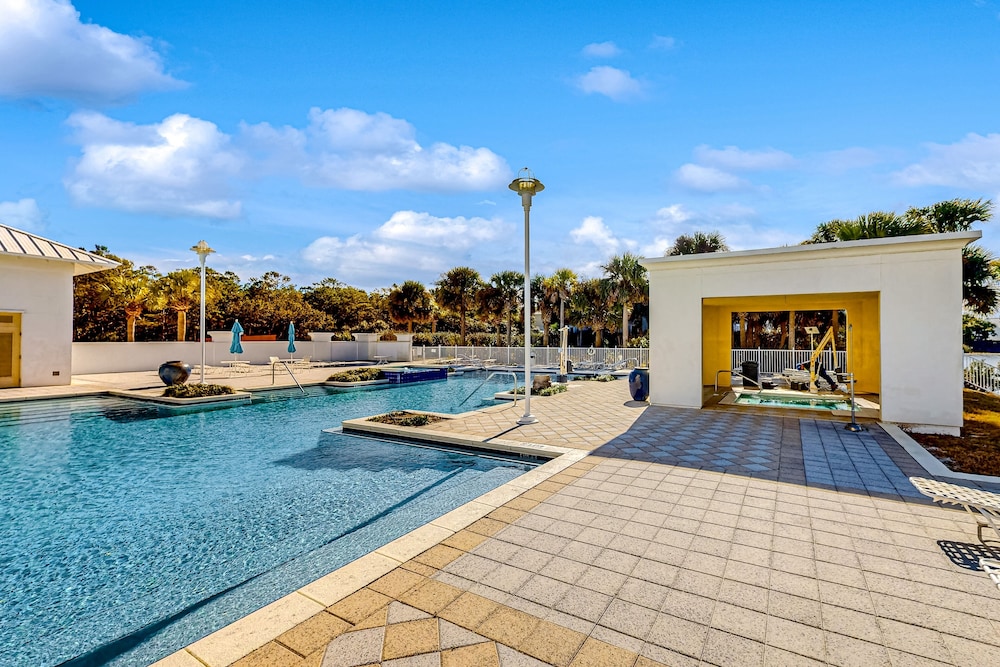 Carillon Beach Inn - photo 22