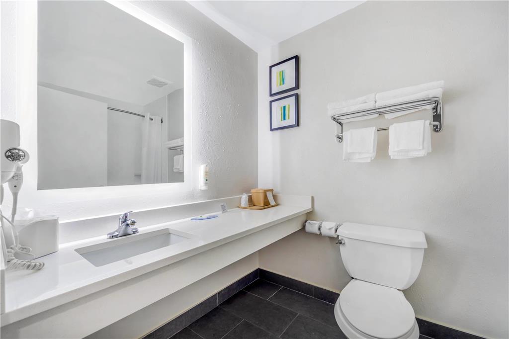 Quality Inn & Suites NJ State Capital Area - photo 42