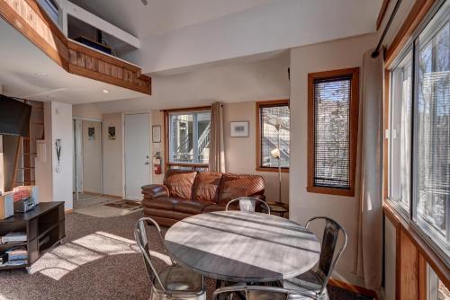 Jardin du Village by Chez Tremblant — 4-Star Luxury Hotel in Mont-Tremblant, Canada
