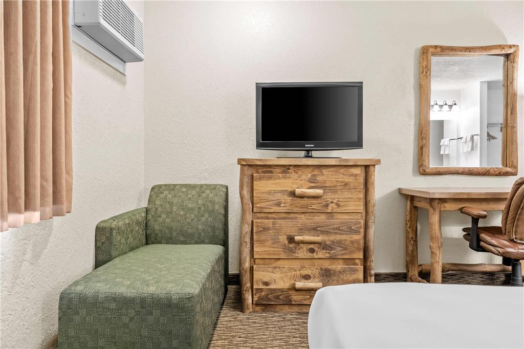Econo Lodge Custer Crazy Horse Area - photo 38