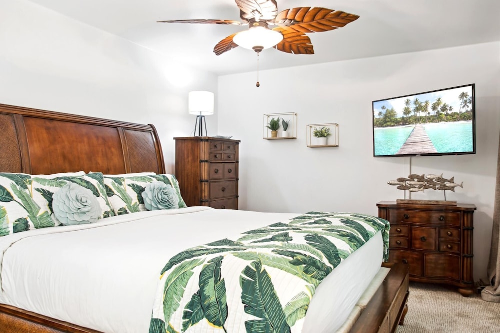 K B M Resorts POL 109 Expansive 2Bd ocean front resort easy access steps to beach - photo 6