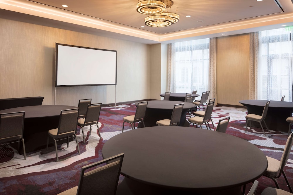 Embassy Suites by Hilton Amarillo Downtown - photo 42