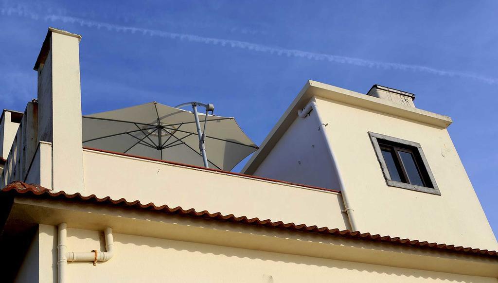 Prime Oceanfront Apartment 2 — 4-Star Luxury Hotel in Ericeira, Portugal