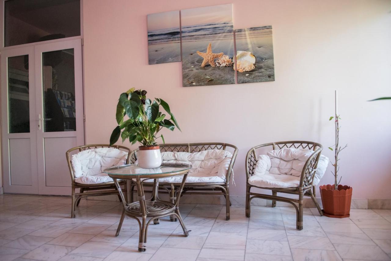 Hotel Dynes - last minute hotel in Eforie Nord