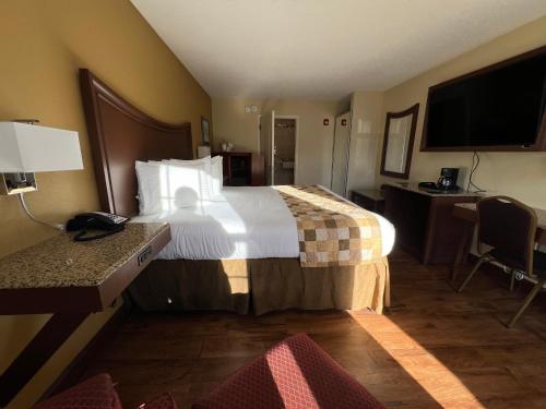 Atkinson Inn & Suites - photo 4