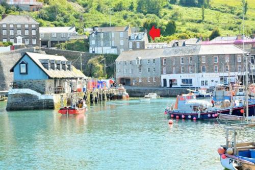 Fabulous 2 Bed Cottage Outstanding Sea Views — 4-Star Luxury Hotel in Mevagissey, United Kingdom