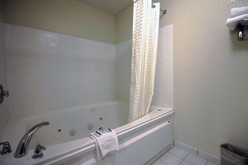Geneva Motel Inn - photo 30