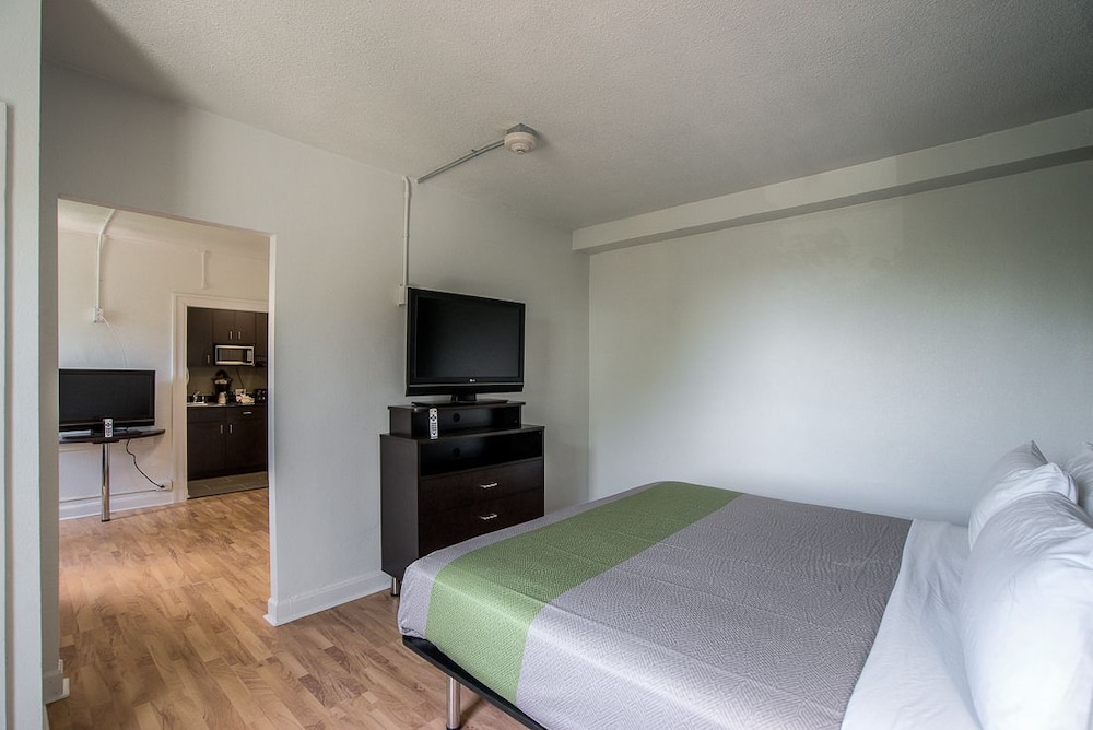 Quality Inn & Suites Kansas City Downtown - photo 10