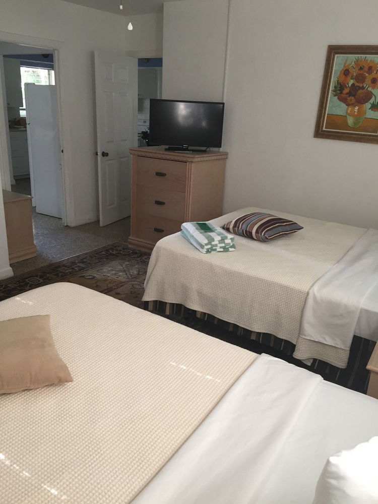 Amber Tides Motel - photo 5