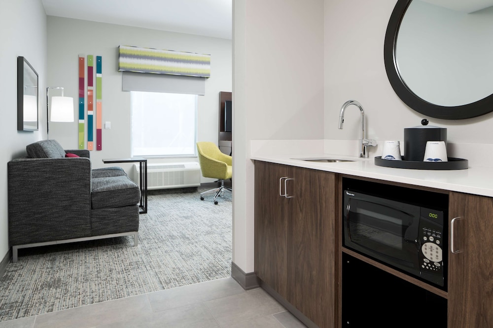 Hampton Inn & Suites Cape Canaveral Cruise Port - photo 25