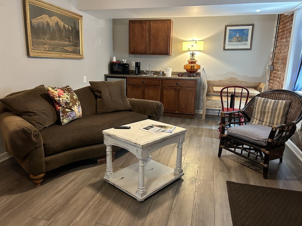 William Watson Hotel - photo 48