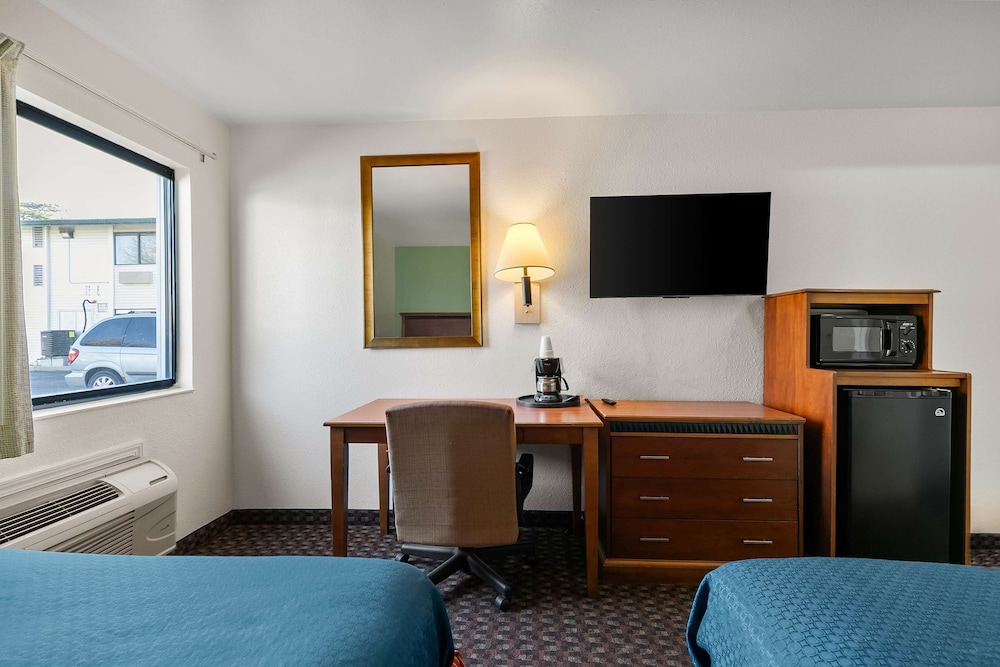 Americas Best Value Inn Lincoln Airport - photo 14