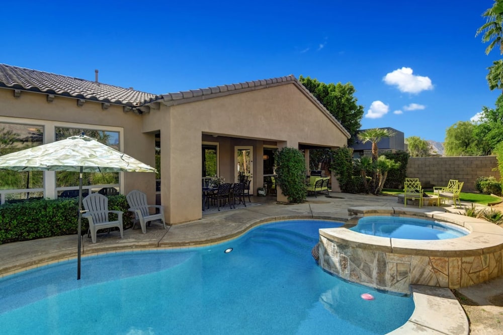 Songbird by Avantstay Pool Spa Firepit Tons of Outdoor Seating - photo 22