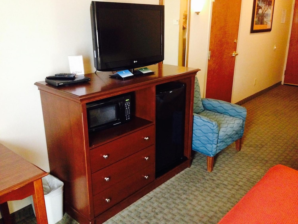 Triple Play Resort Hotel & Suites - photo 12