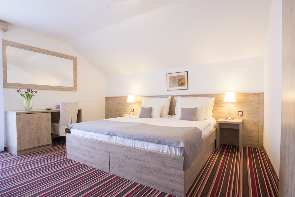 Guest House Oreskovic — 4-Star Luxury Hotel in Korenica, Croatia