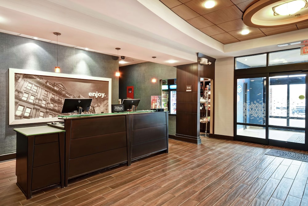 Hampton Inn & Suites Detroit Canton - photo 6