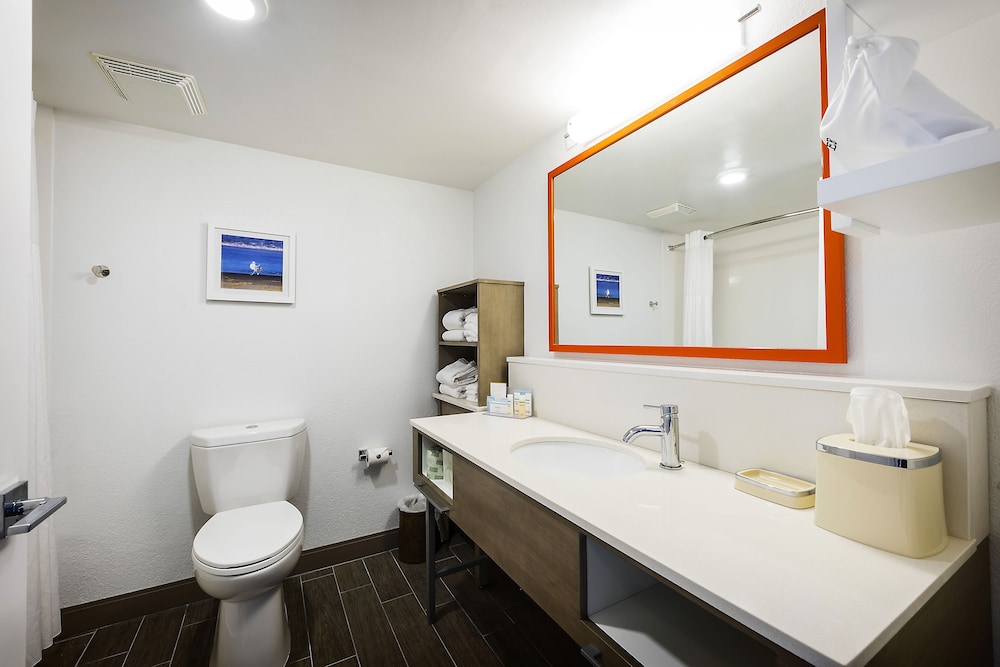 Hampton Inn Virginia Beach Oceanfront North - photo 39