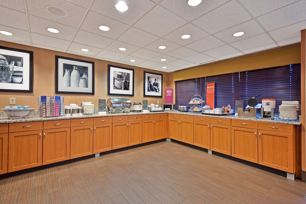 Hampton Inn Winfield teays Valley - photo 28