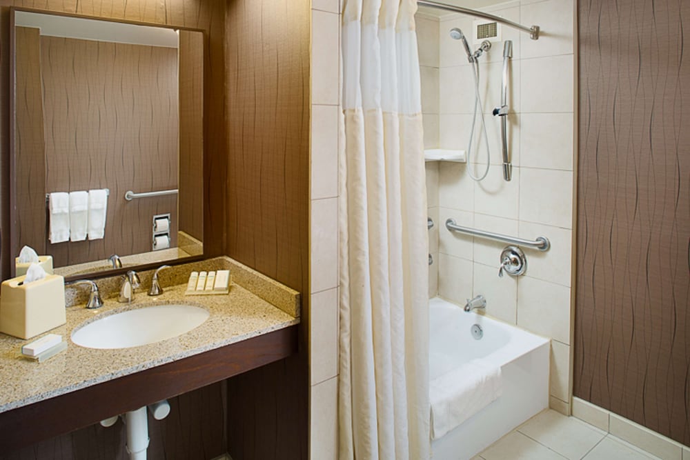 Hilton Garden Inn Albany Airport - photo 14