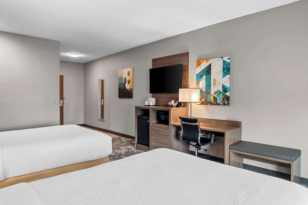 Best Western San Bernardino Hotel - photo 10