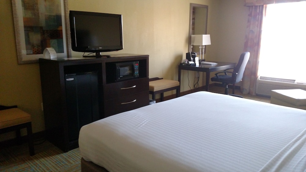 Holiday Inn Express Hotel & Suites PERRY by IHG - photo 9